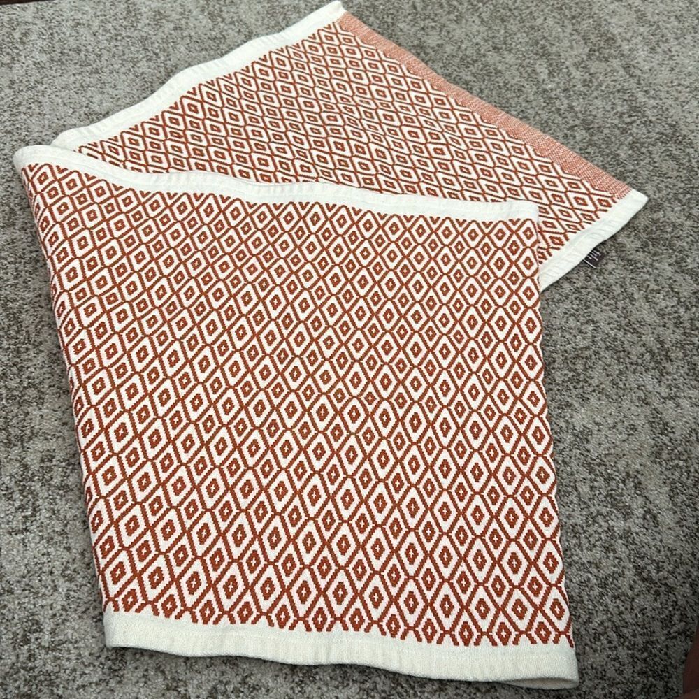 Haymarket Square. Geometric Printed Table Runner - Picture 2 of 5